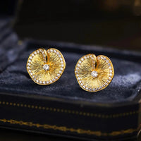 DayHan Yeonip stud earring